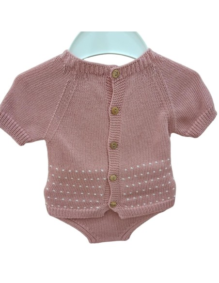 Conjunto de hilo para niña recién nacida.