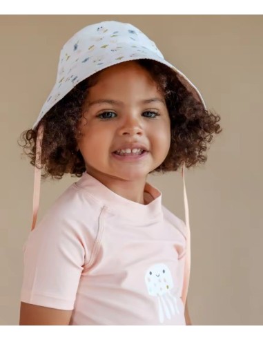 Camiseta con protección solar +50 para niña