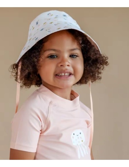 Camiseta con protección solar +50 para niña