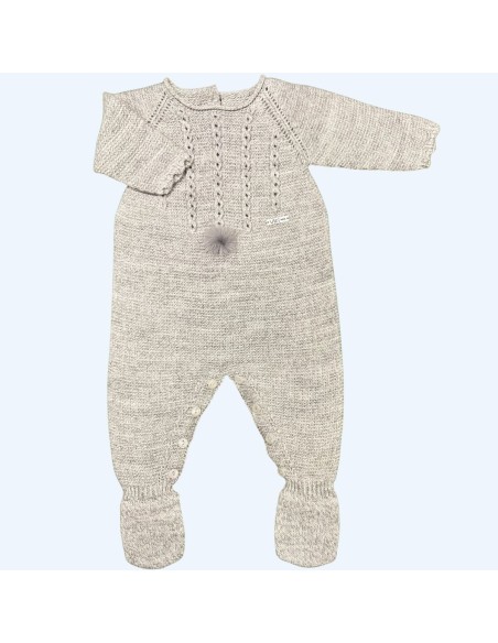 Pelele de bebe de lana con pompón.