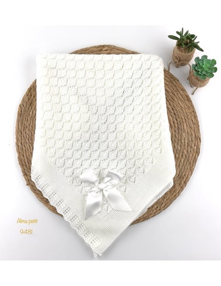 Toquilla de bebe de hilo calada