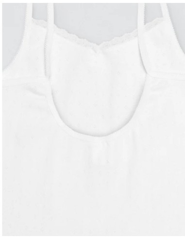 Ysabel Mora camiseta y braguita interior blanco.