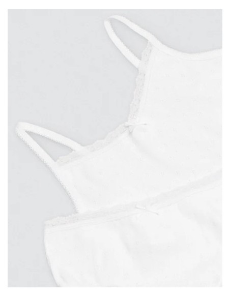 Ysabel Mora camiseta y braguita interior blanco.
