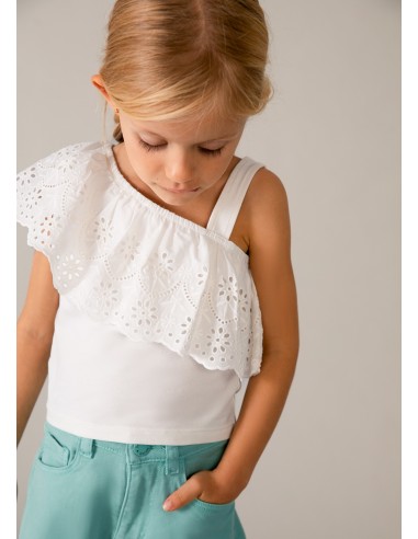 Camiseta con tirante perforado