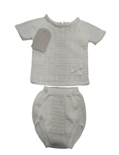 Conjunto hilo bebe primeras puestas.